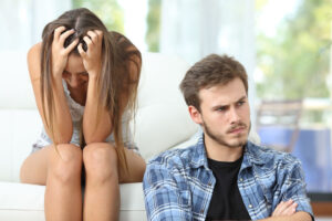 Je stapt niet in een relatie om een slecht opgevoede partner in ere te herstellen Je stapt niet in een relatie om een slecht opgevoede partner in ere te herstellen